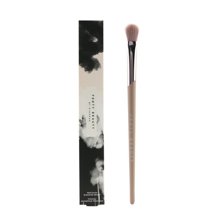 Fenty Beauty by Rihanna Precision Blending Brush 230