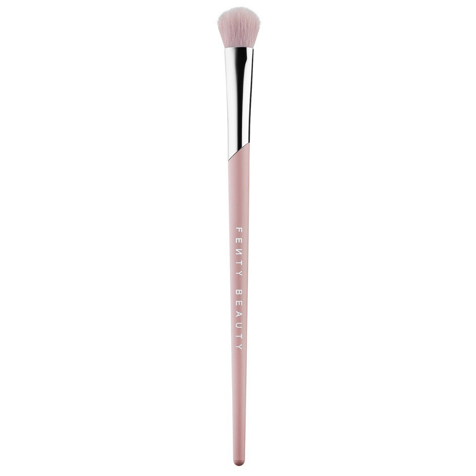 Fenty Beauty by Rihanna Plush Eyeshade Brush 240